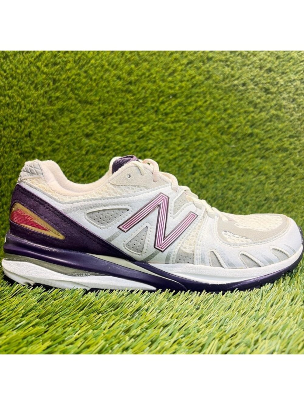 New Balance 1540v1 Womens Size 10.5 White Purple Athletic Running Shoes Sneakers